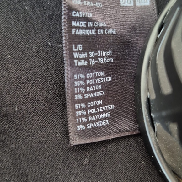 Uniqlo Black Plants - Picture 3 of 6